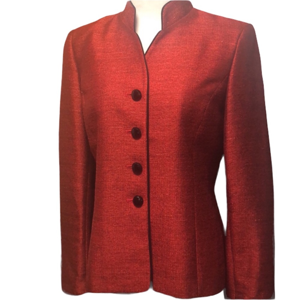 🛍️# 233 EUC Show Stopping Red Jones Studio Jacket